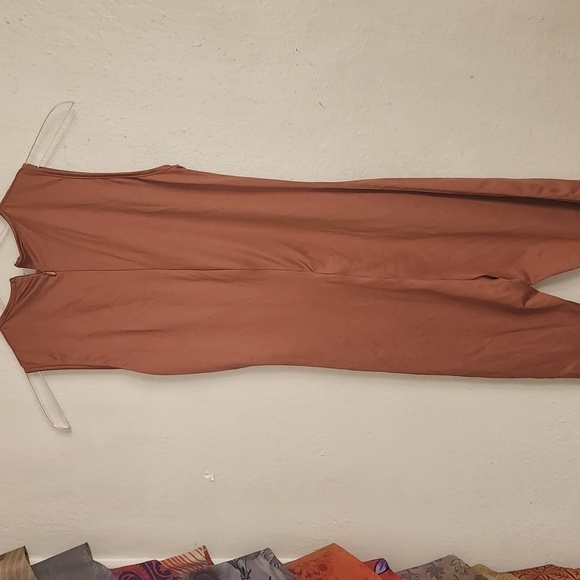 Causal Jump Suits. Size Large - Picture 3 of 6